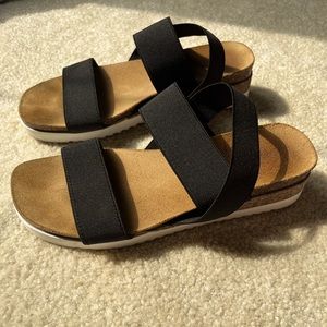 STEVE MADDEN size 6 sandals